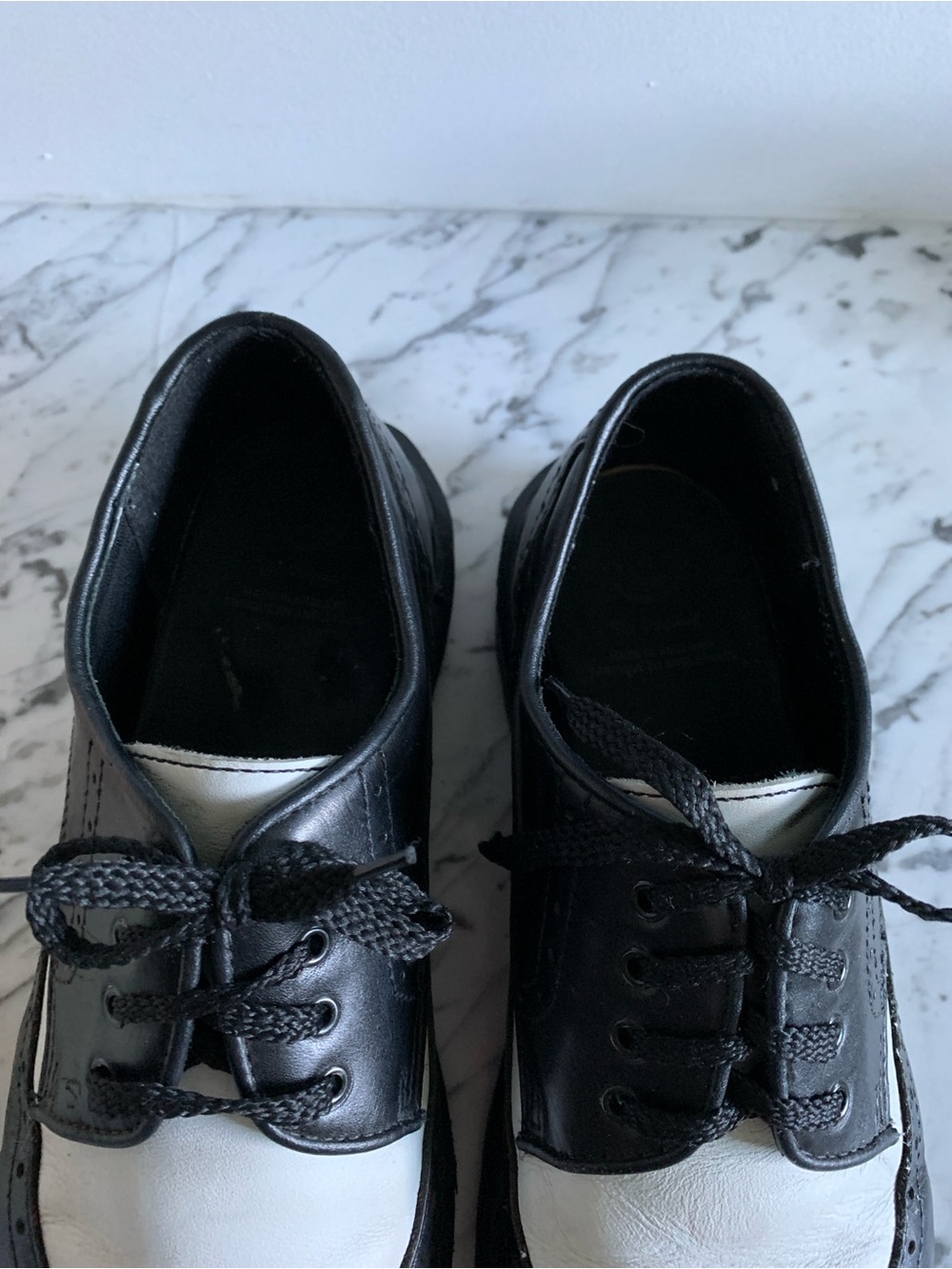 Men’s Dr. Martens Black and White Leather Wingtip Oxfords. - Picture 4 of 16